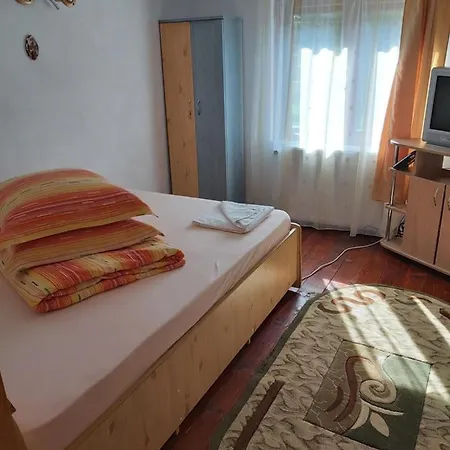 בית הארחה Casa Nelutu